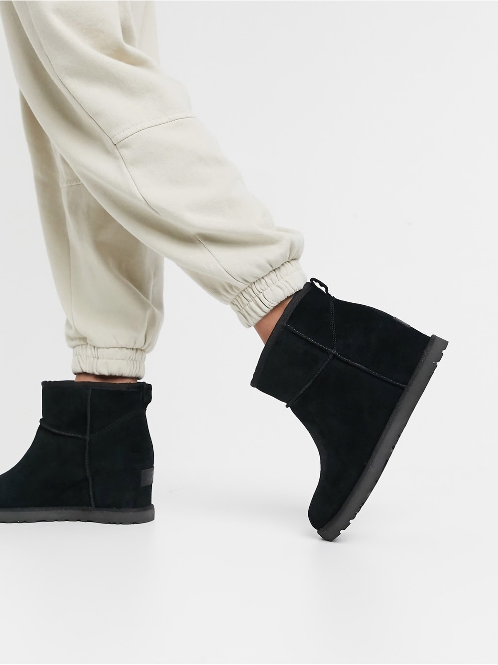 Ugg Classic Femme Mini Wedge Bootie Black Suede Sheepskin NWT Sz 8